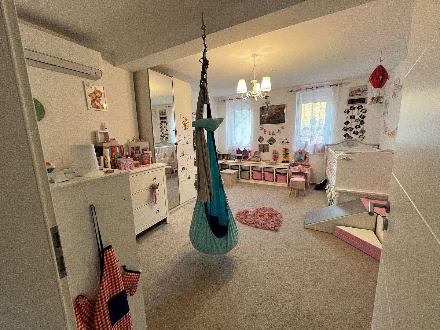 Prodej domu 254 m², pozemek 345 m², Neuer Weg 15, Eberbach, Bádensko-Württembersko Prodej domu 254 m², pozemek 345 m², Neuer Weg 15, Eberbach, Bádensko-Württembersko