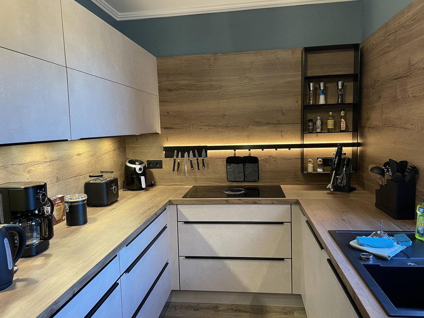 Pronájem bytu 4+1 120 m², Hauptstraße 50a, Hage, Dolní Sasko Pronájem bytu 4+1 120 m², Hauptstraße 50a, Hage, Dolní Sasko