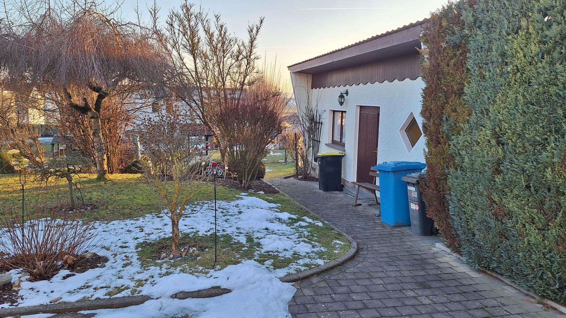 Prodej domu 140 m², pozemek 765 m², Am Hüpfsteig 9, Römhild, Durynsko Prodej domu 140 m², pozemek 765 m², Am Hüpfsteig 9, Römhild, Durynsko