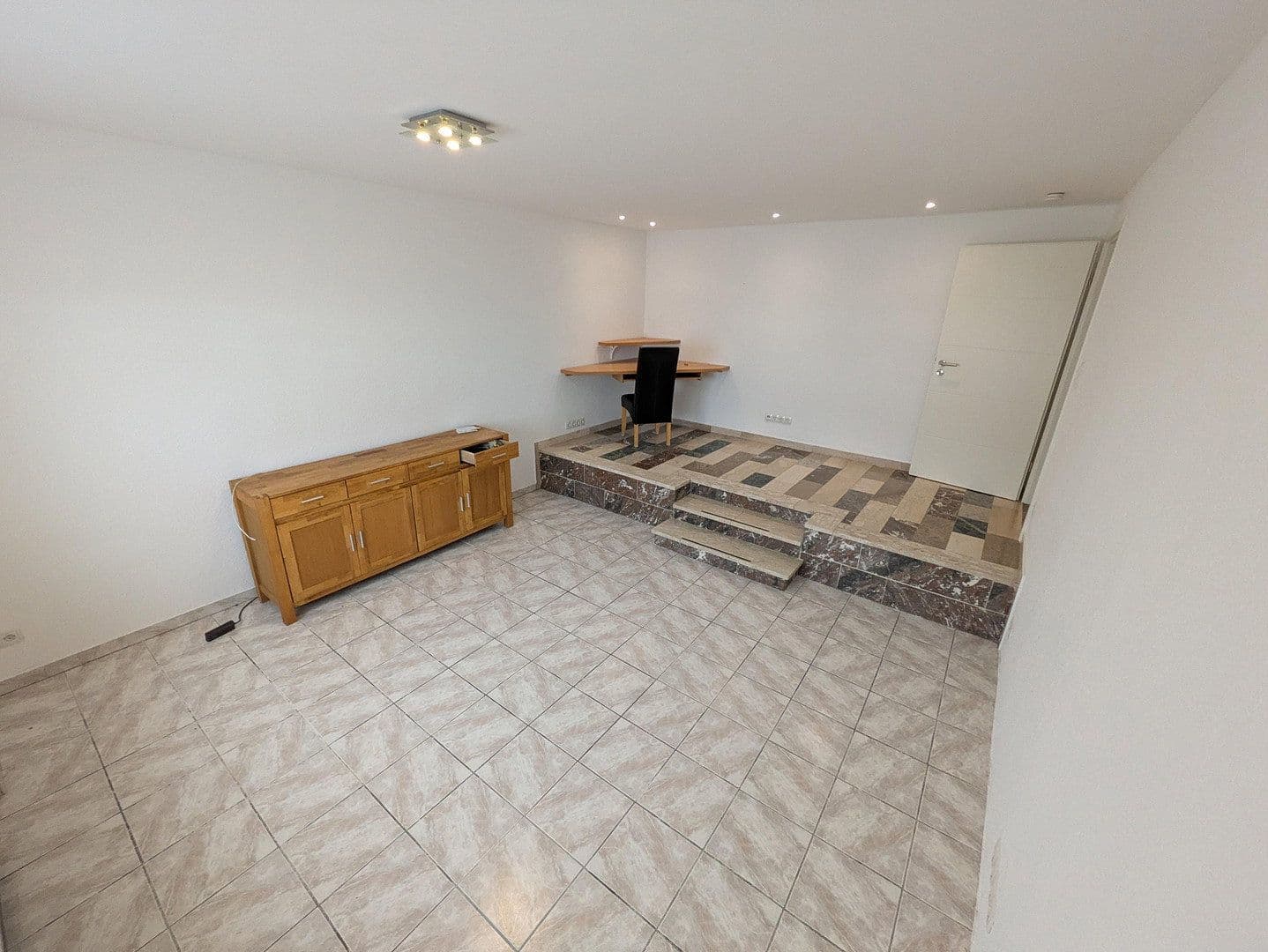 Prodej bytu 3+1 102 m², Waldfrieden 35, Bendorf, Porýní-Falc Prodej bytu 3+1 102 m², Waldfrieden 35, Bendorf, Porýní-Falc