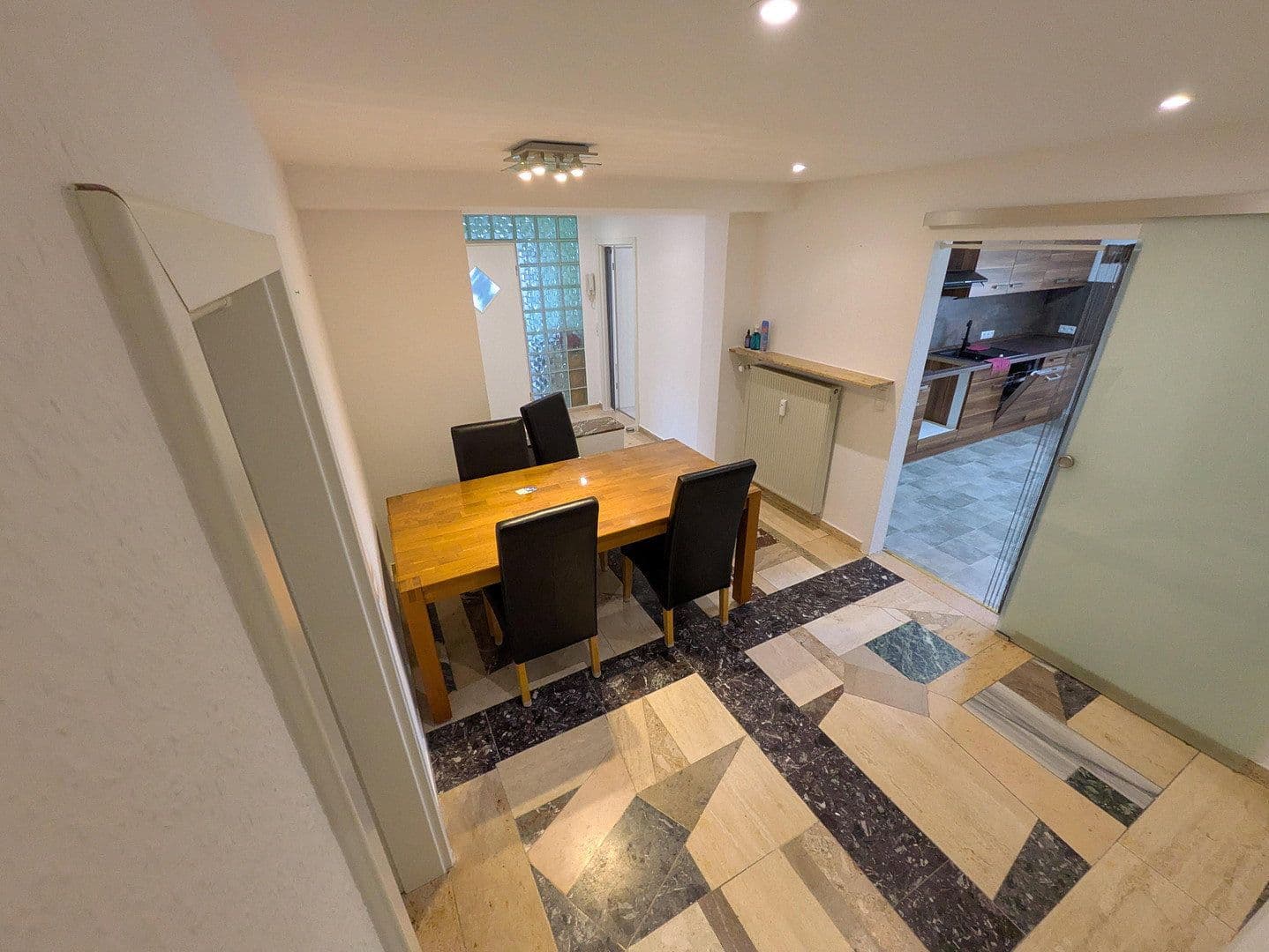 Prodej bytu 3+1 102 m², Waldfrieden 35, Bendorf, Porýní-Falc Prodej bytu 3+1 102 m², Waldfrieden 35, Bendorf, Porýní-Falc