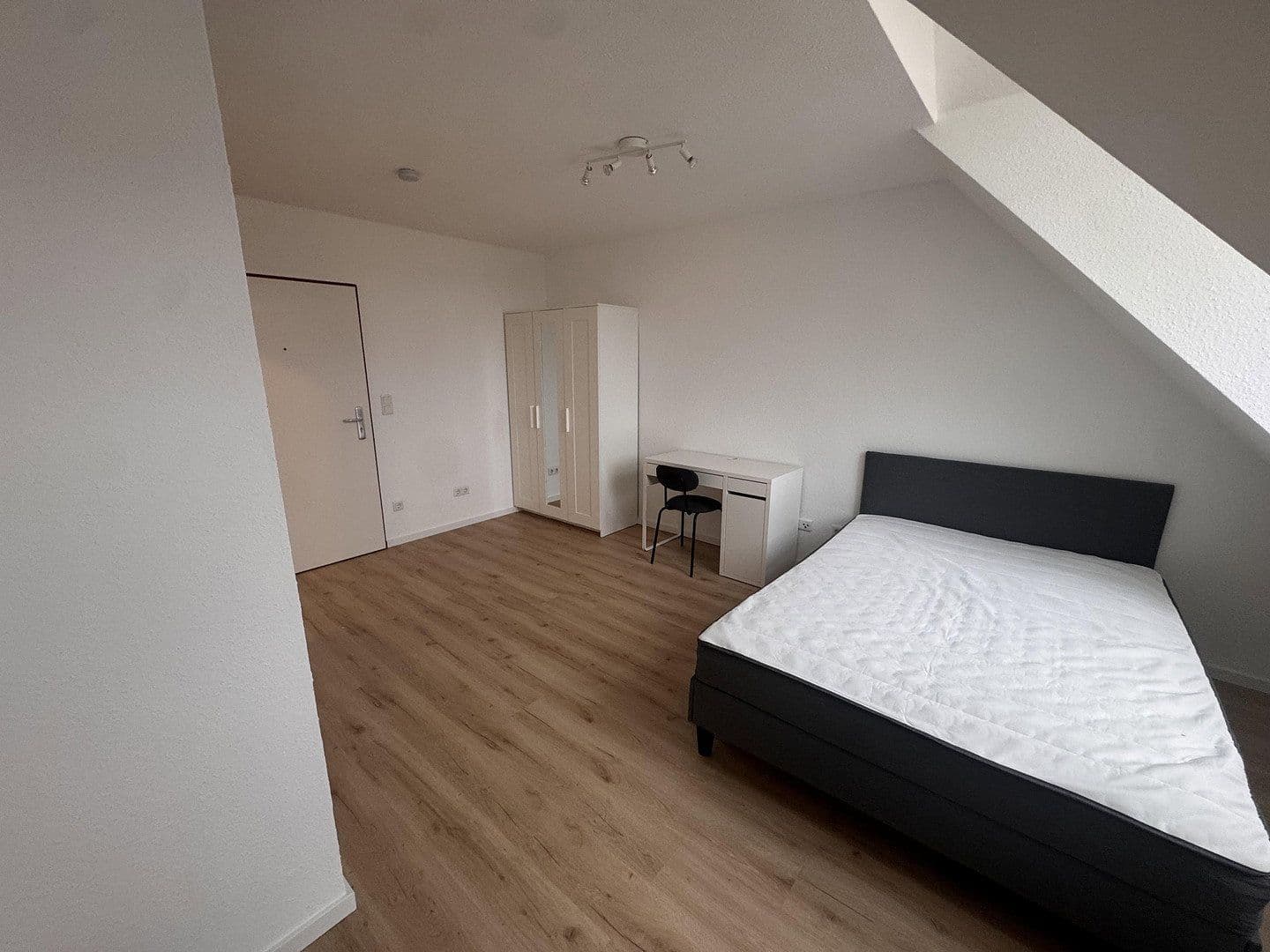 Pronájem bytu 1+1 22 m², Herrnstr., Fürth, Bavorsko Pronájem bytu 1+1 22 m², Herrnstr., Fürth, Bavorsko