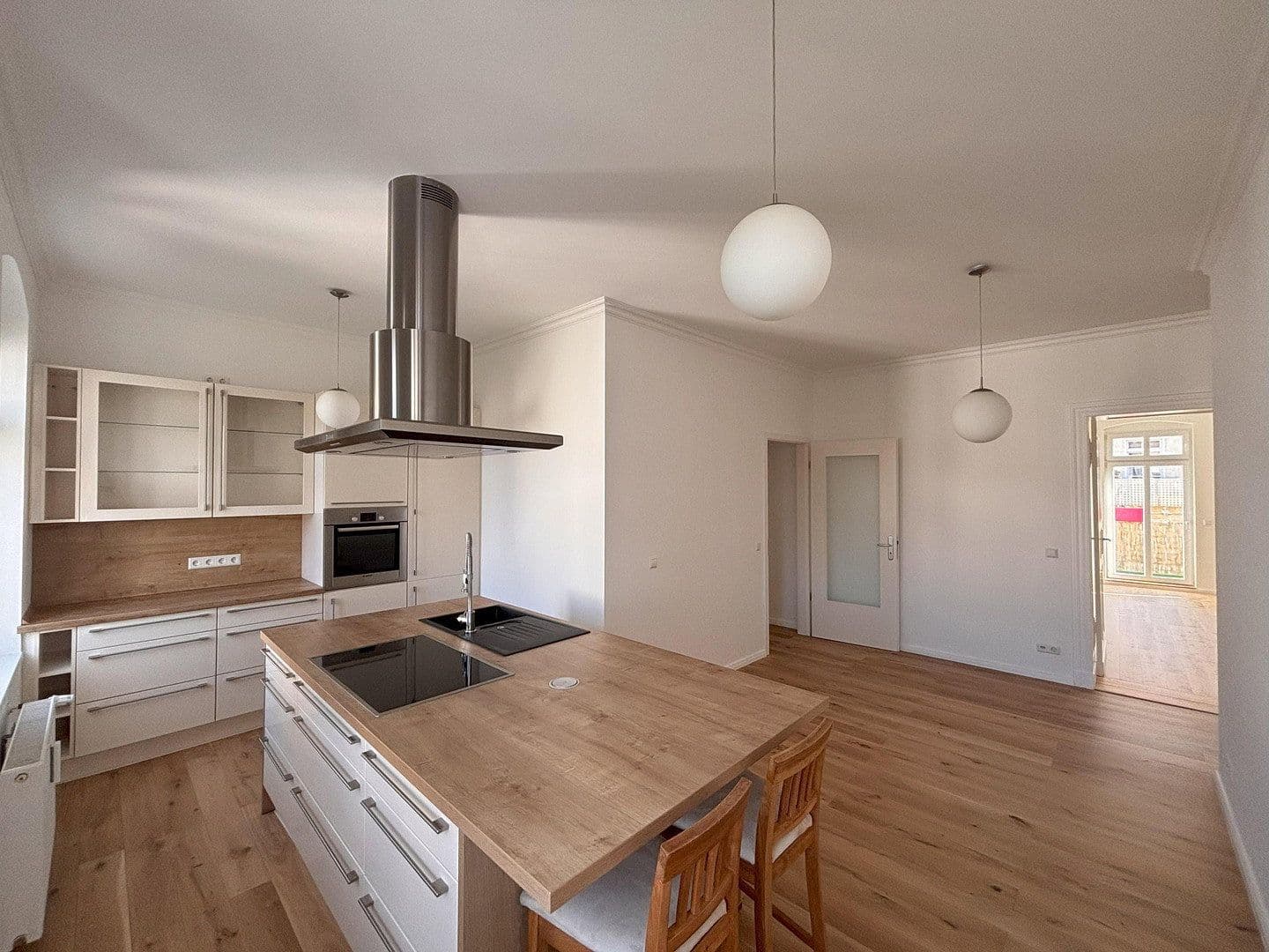 Prodej bytu 3+1 104 m², Berlin, Berlín Prodej bytu 3+1 104 m², Berlin, Berlín