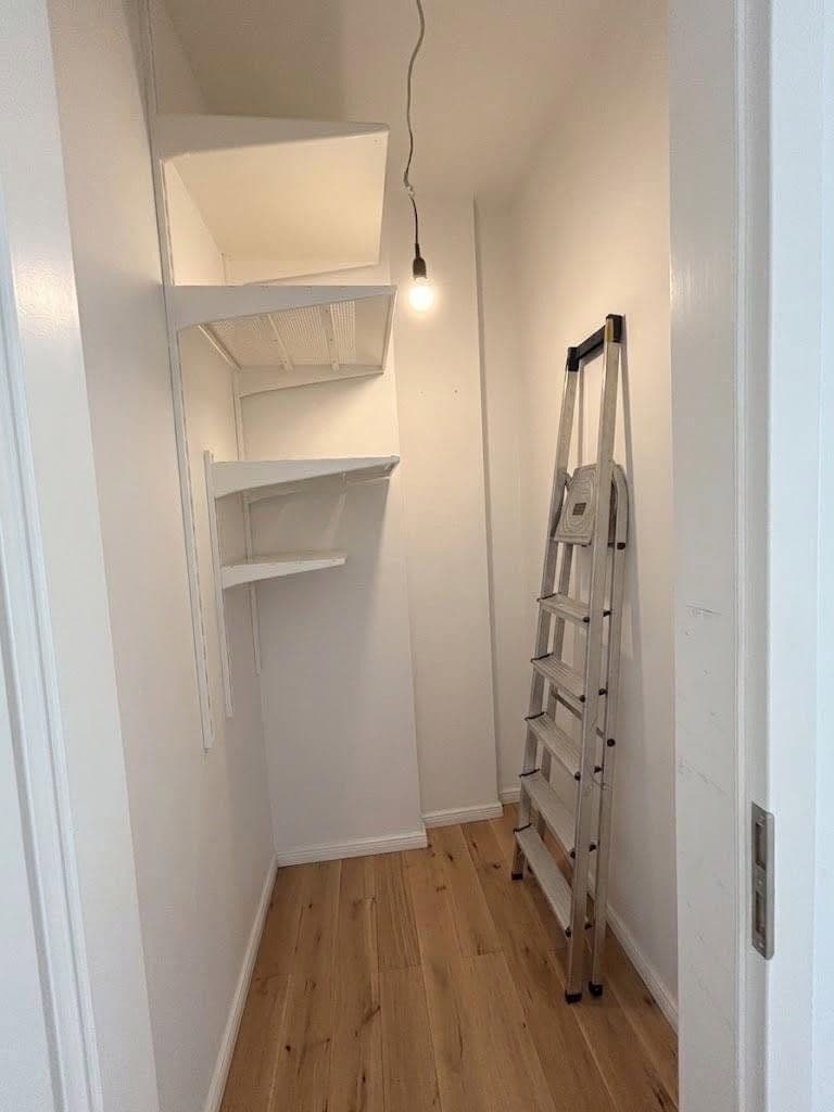 Prodej bytu 3+1 104 m², Berlin, Berlín Prodej bytu 3+1 104 m², Berlin, Berlín