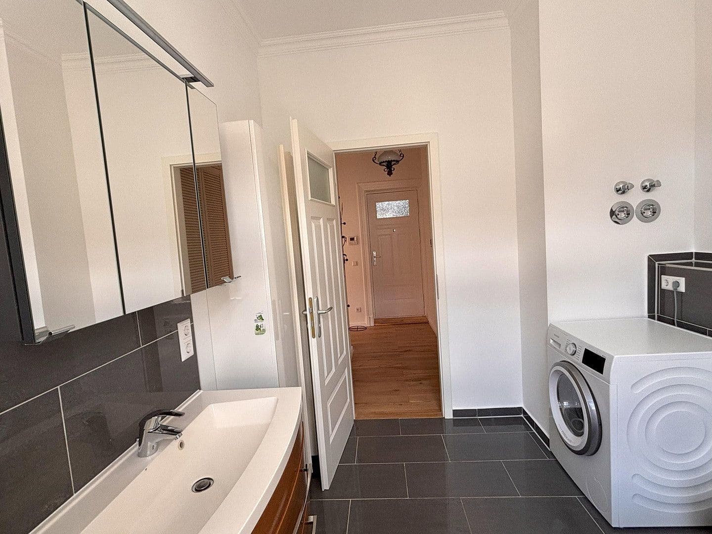 Prodej bytu 3+1 104 m², Berlin, Berlín Prodej bytu 3+1 104 m², Berlin, Berlín