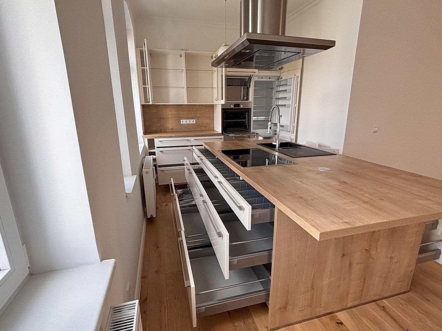 Prodej bytu 3+1 104 m², Berlin, Berlín Prodej bytu 3+1 104 m², Berlin, Berlín