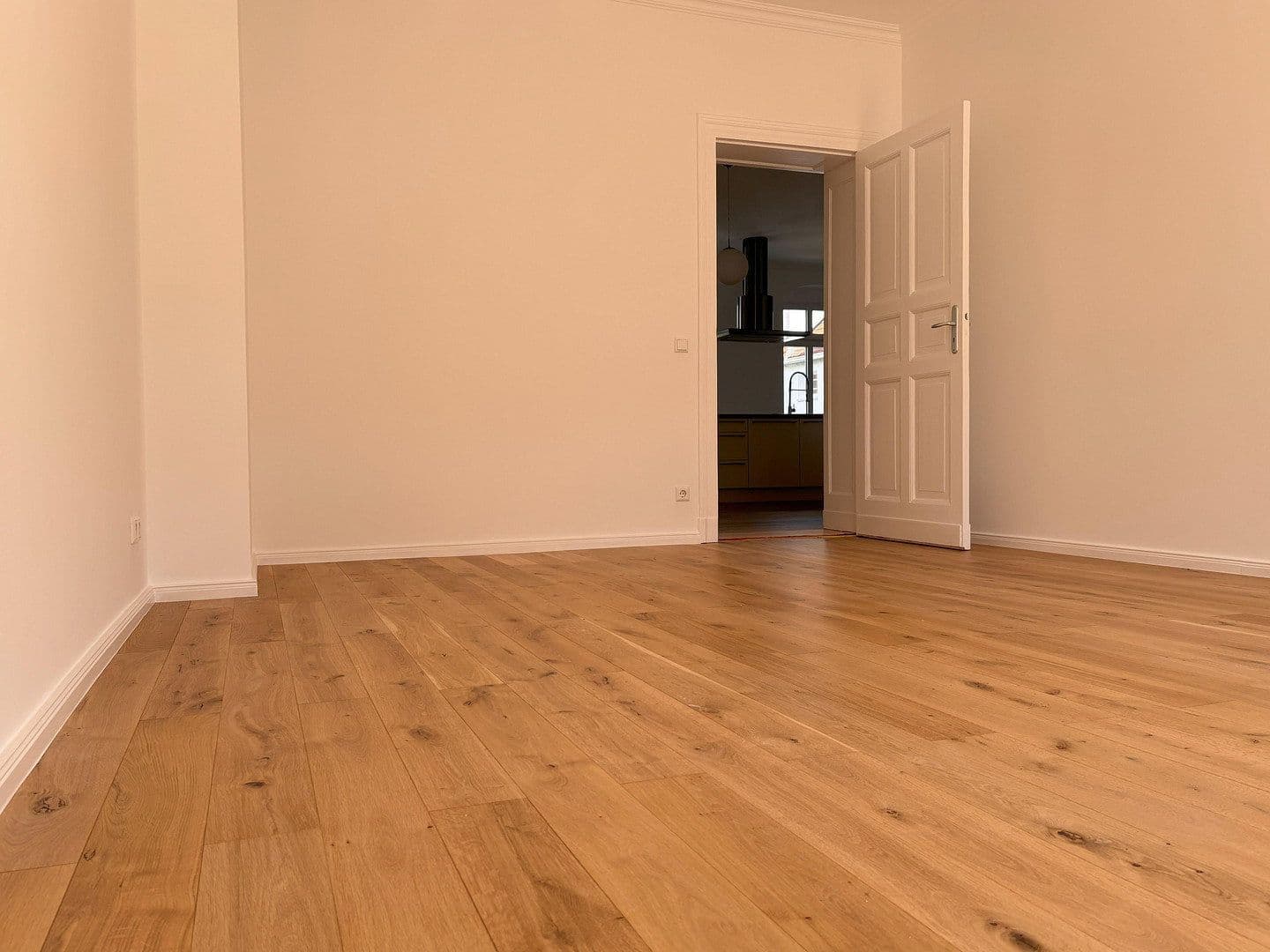 Prodej bytu 3+1 104 m², Berlin, Berlín Prodej bytu 3+1 104 m², Berlin, Berlín