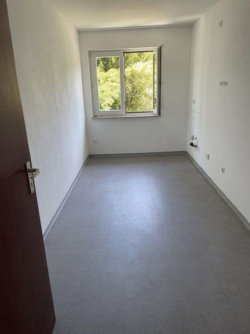 Pronájem bytu 3+1 78 m², Steinbügelstraße 23, Karlsruhe, Bádensko-Württembersko Pronájem bytu 3+1 78 m², Steinbügelstraße 23, Karlsruhe, Bádensko-Württembersko