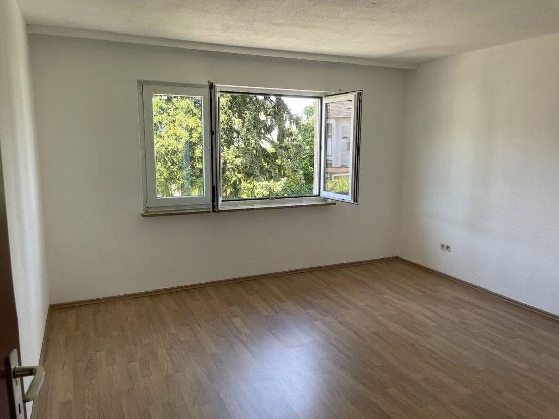 Pronájem bytu 3+1 78 m², Steinbügelstraße 23, Karlsruhe, Bádensko-Württembersko Pronájem bytu 3+1 78 m², Steinbügelstraße 23, Karlsruhe, Bádensko-Württembersko