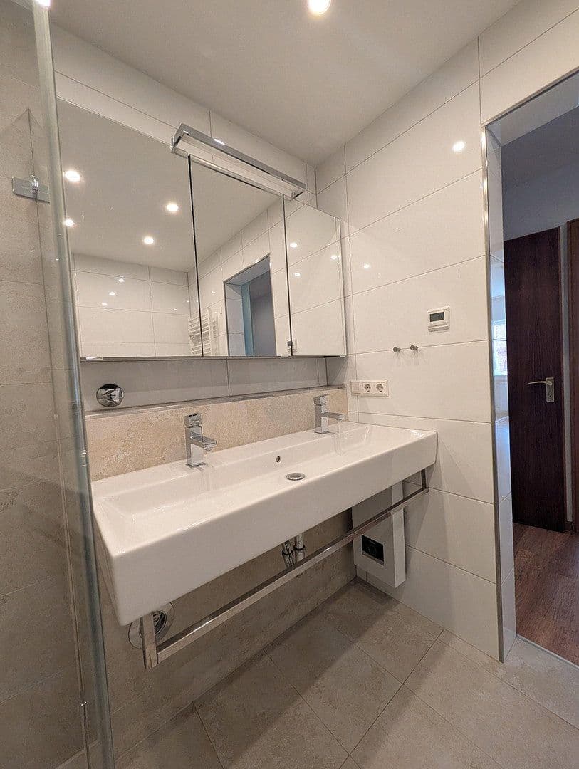 Pronájem bytu 4+1 113 m², Badener Str. 16a, Durlach, Bádensko-Württembersko Pronájem bytu 4+1 113 m², Badener Str. 16a, Durlach, Bádensko-Württembersko