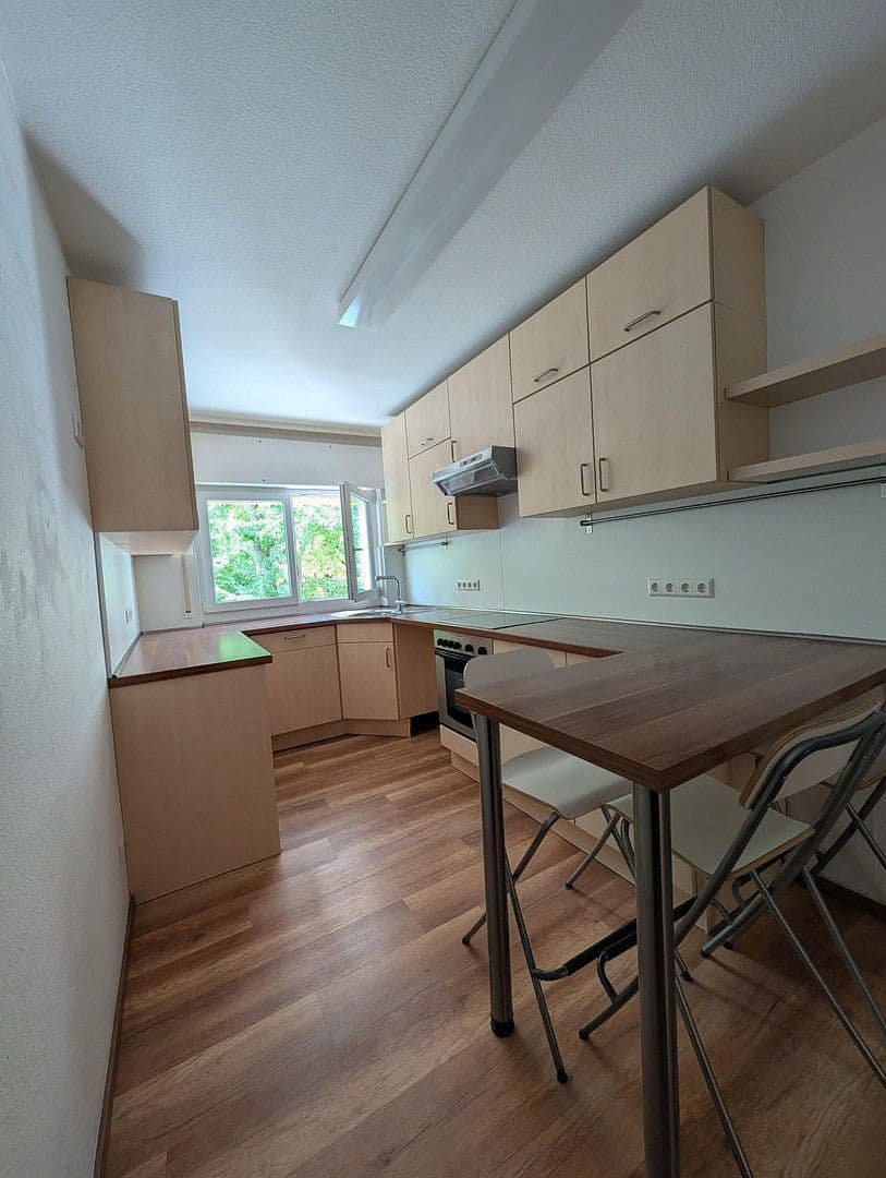 Pronájem bytu 4+1 113 m², Badener Str. 16a, Durlach, Bádensko-Württembersko Pronájem bytu 4+1 113 m², Badener Str. 16a, Durlach, Bádensko-Württembersko
