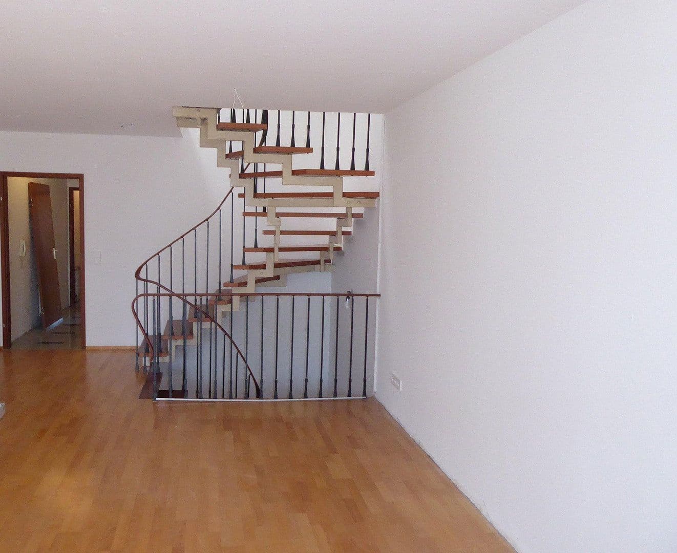 Pronájem domu 99 m², pozemek 72 m², Gerlingen, Bádensko-Württembersko Pronájem domu 99 m², pozemek 72 m², Gerlingen, Bádensko-Württembersko