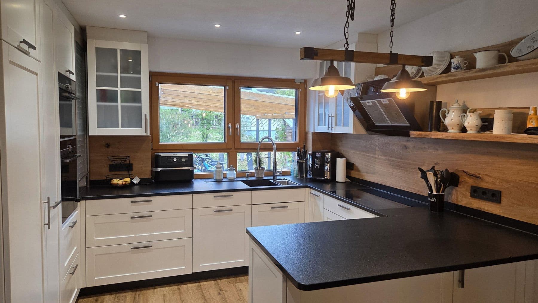 Pronájem bytu 6+1 156 m², Uehlfeld, Bavorsko Pronájem bytu 6+1 156 m², Uehlfeld, Bavorsko
