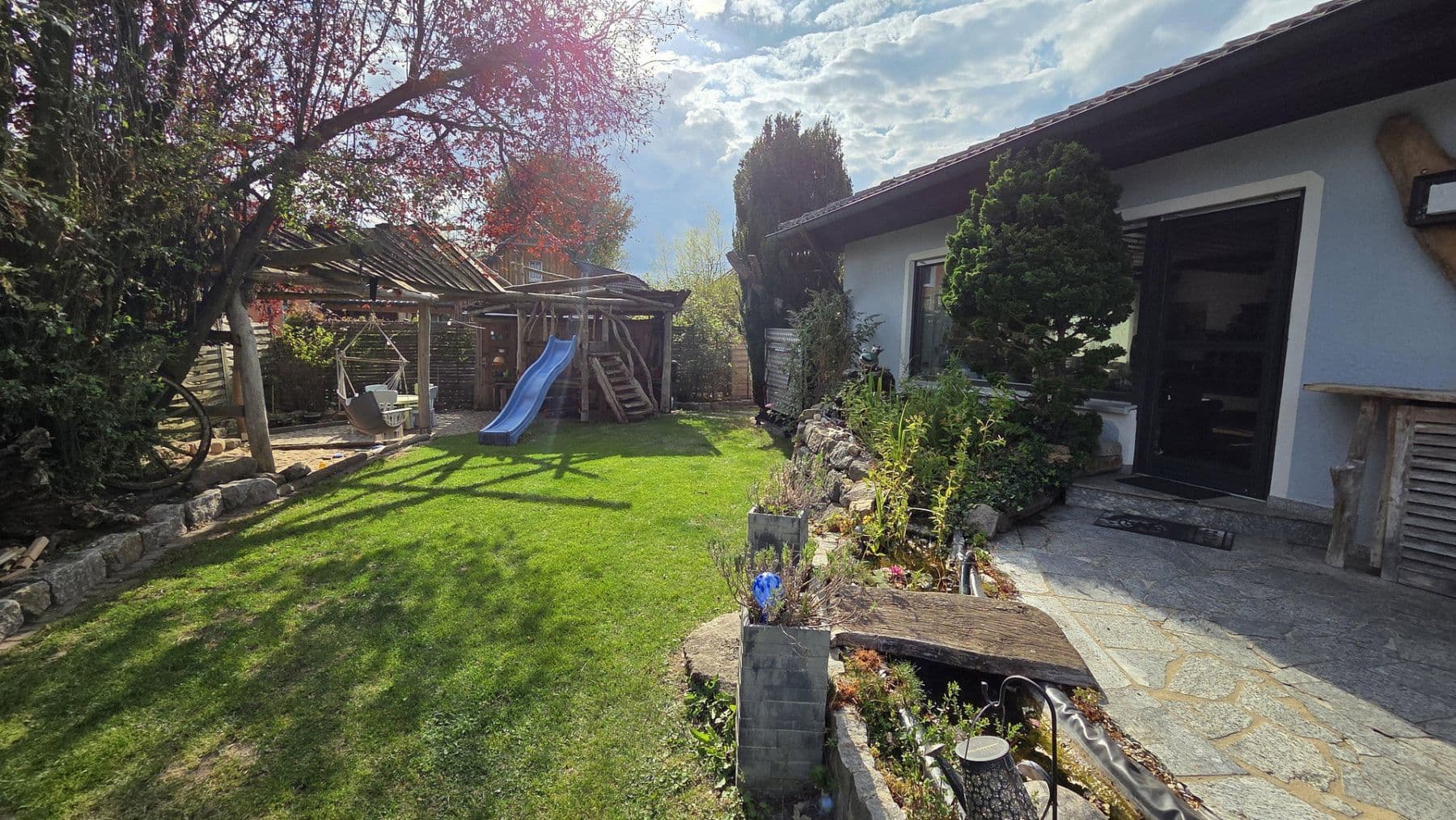 Pronájem bytu 6+1 156 m², Uehlfeld, Bavorsko Pronájem bytu 6+1 156 m², Uehlfeld, Bavorsko