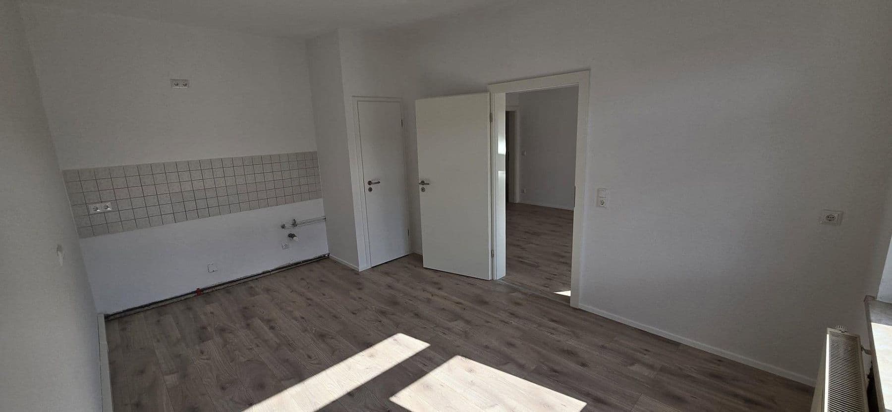 Pronájem bytu 2+1 60 m², Auerbacher Str. 16, Rodewisch, Sasko Pronájem bytu 2+1 60 m², Auerbacher Str. 16, Rodewisch, Sasko