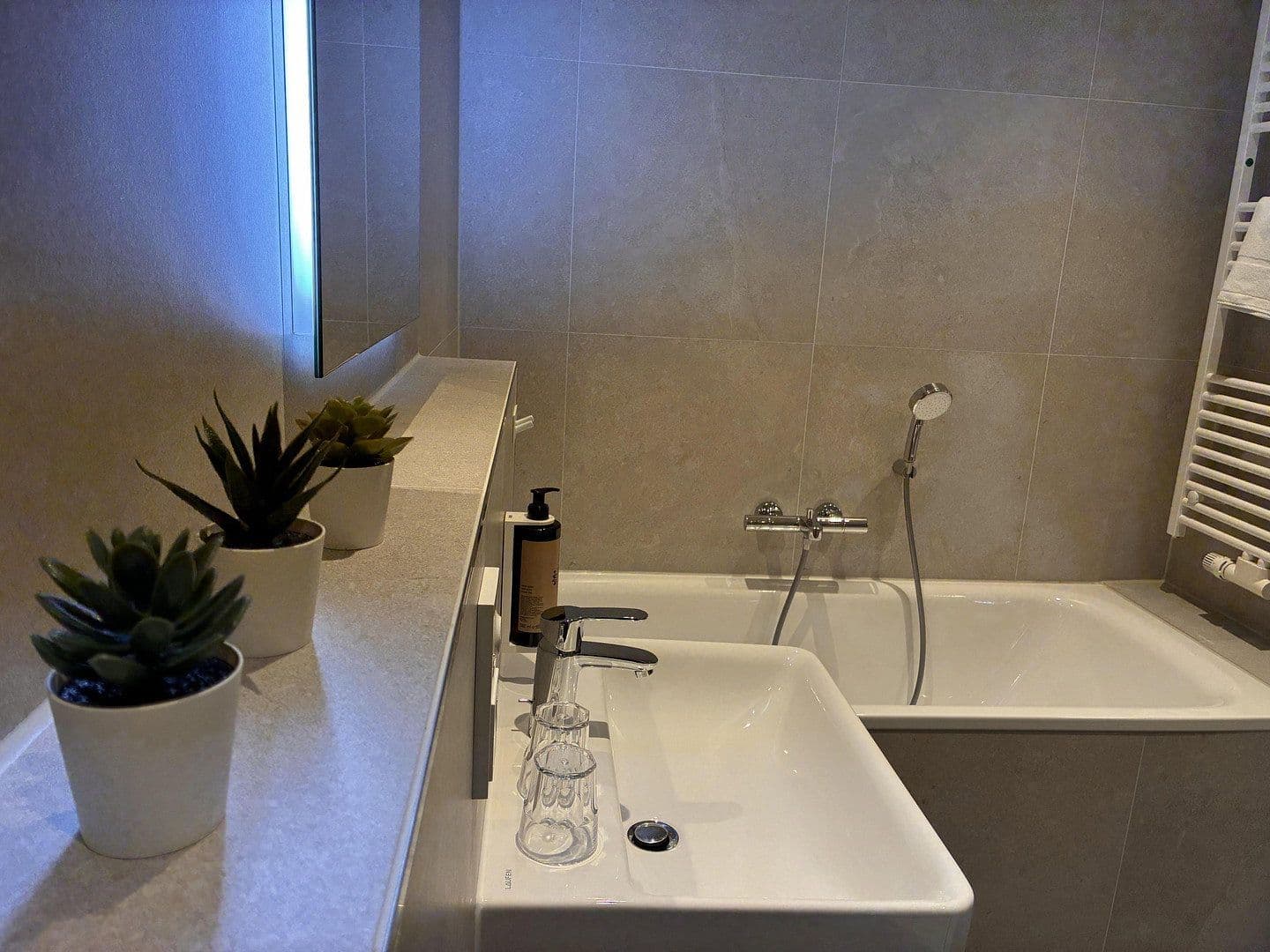 Pronájem bytu 2+1 62 m², Leipziger Straße 35C, Dresden, Sasko Pronájem bytu 2+1 62 m², Leipziger Straße 35C, Dresden, Sasko