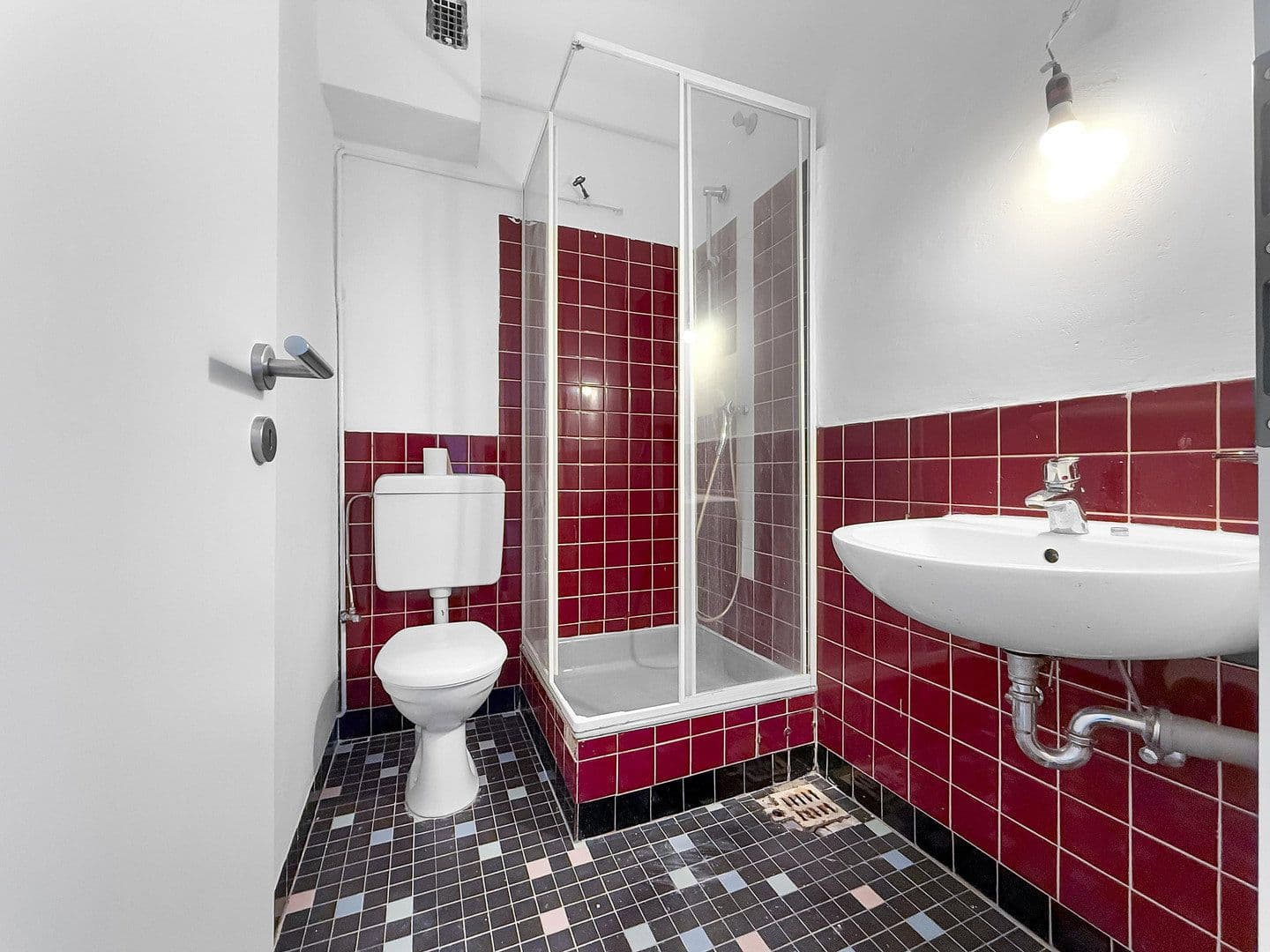 Pronájem bytu 1+1 35 m², Hildesheimer Str. 223, Hannover, Dolní Sasko Pronájem bytu 1+1 35 m², Hildesheimer Str. 223, Hannover, Dolní Sasko