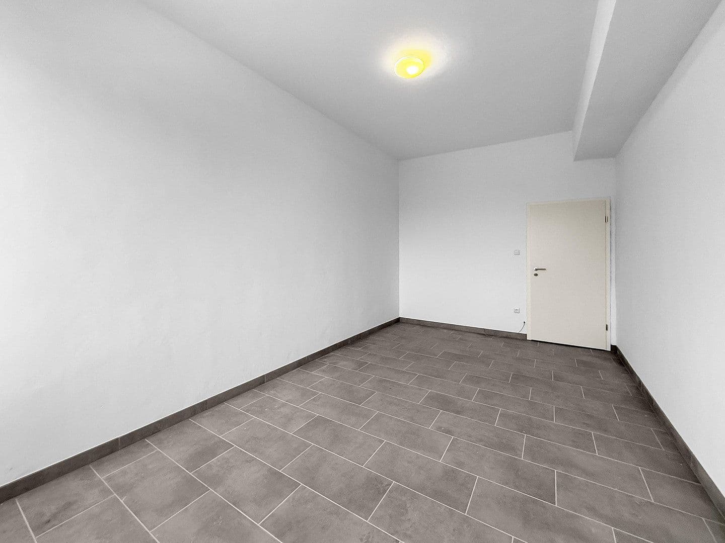 Pronájem bytu 1+1 35 m², Hildesheimer Str. 223, Hannover, Dolní Sasko Pronájem bytu 1+1 35 m², Hildesheimer Str. 223, Hannover, Dolní Sasko