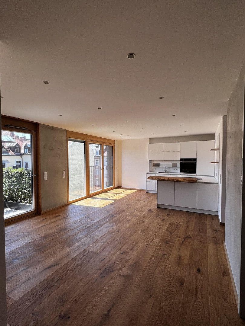 Pronájem bytu 3+1 87 m², Lerchenfeldstraße 28, München-Altstadt-Lehel, Bavorsko Pronájem bytu 3+1 87 m², Lerchenfeldstraße 28, München-Altstadt-Lehel, Bavorsko