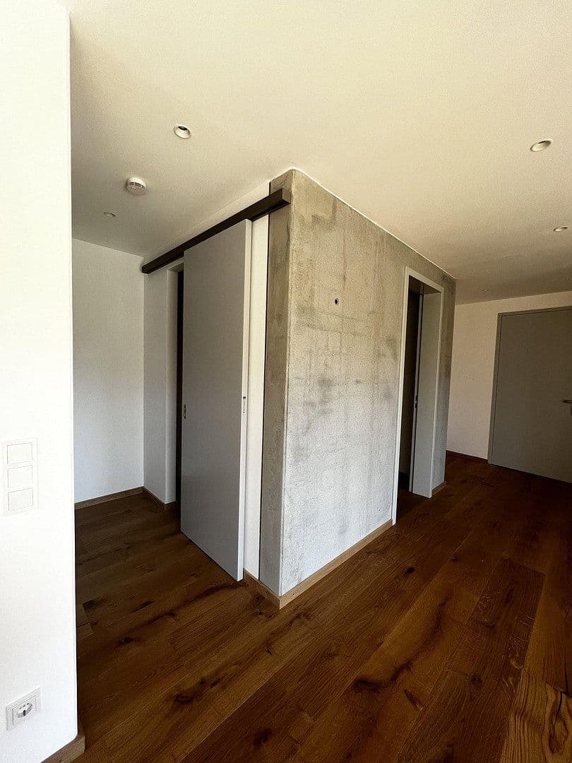Pronájem bytu 3+1 87 m², Lerchenfeldstraße 28, München-Altstadt-Lehel, Bavorsko Pronájem bytu 3+1 87 m², Lerchenfeldstraße 28, München-Altstadt-Lehel, Bavorsko