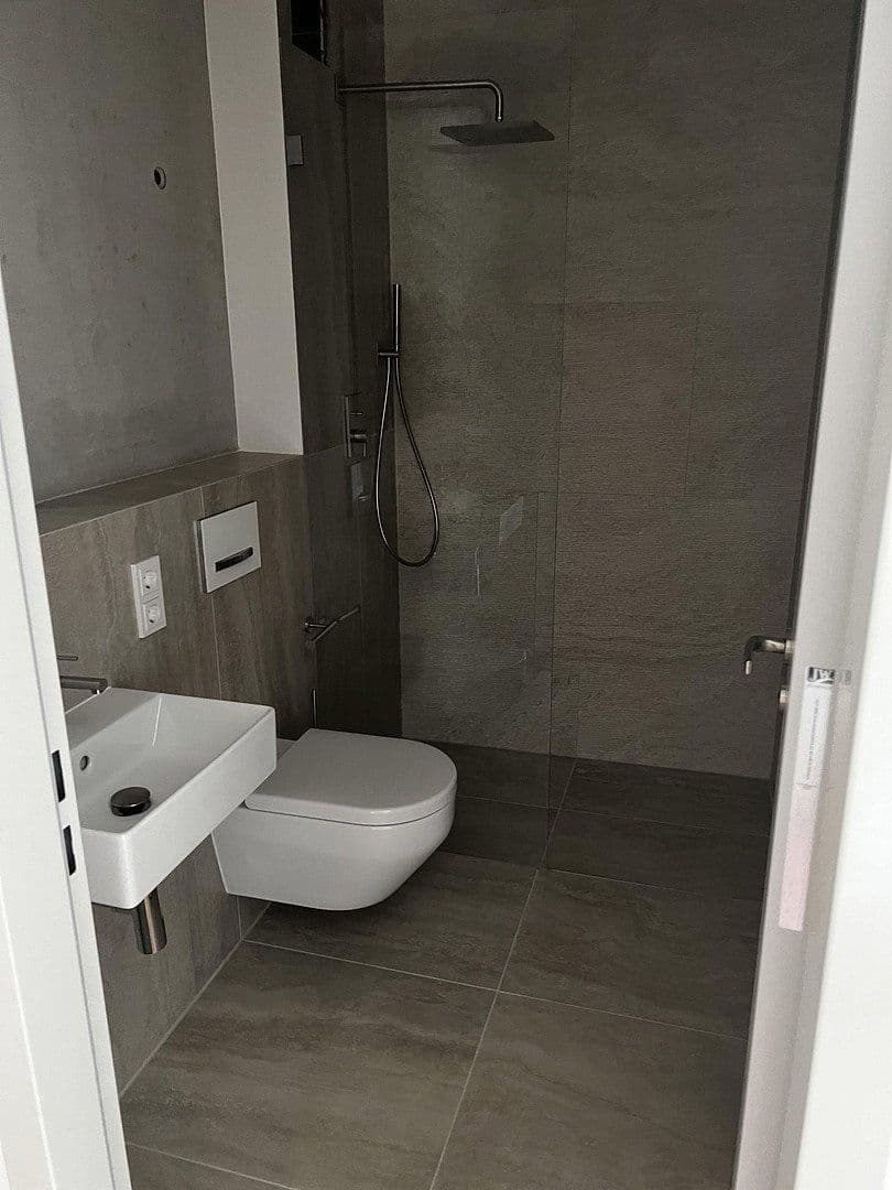 Pronájem bytu 3+1 87 m², Lerchenfeldstraße 28, München-Altstadt-Lehel, Bavorsko Pronájem bytu 3+1 87 m², Lerchenfeldstraße 28, München-Altstadt-Lehel, Bavorsko