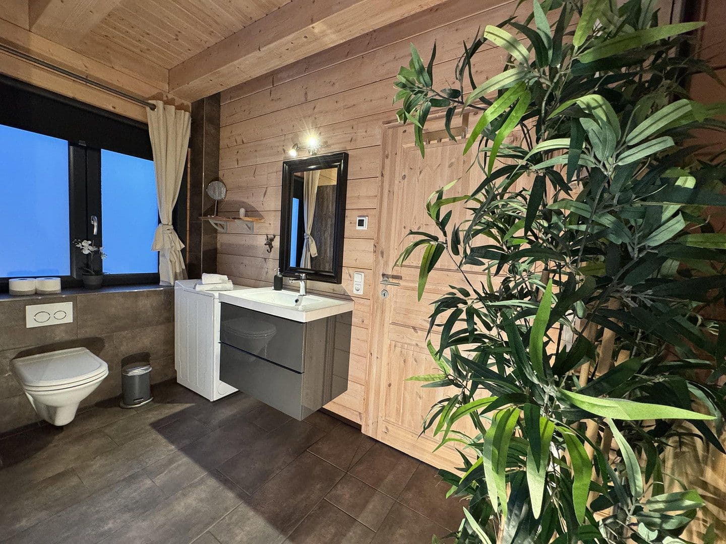 Prodej domu 390 m², pozemek 1.485 m², Goslar, Dolní Sasko Prodej domu 390 m², pozemek 1.485 m², Goslar, Dolní Sasko