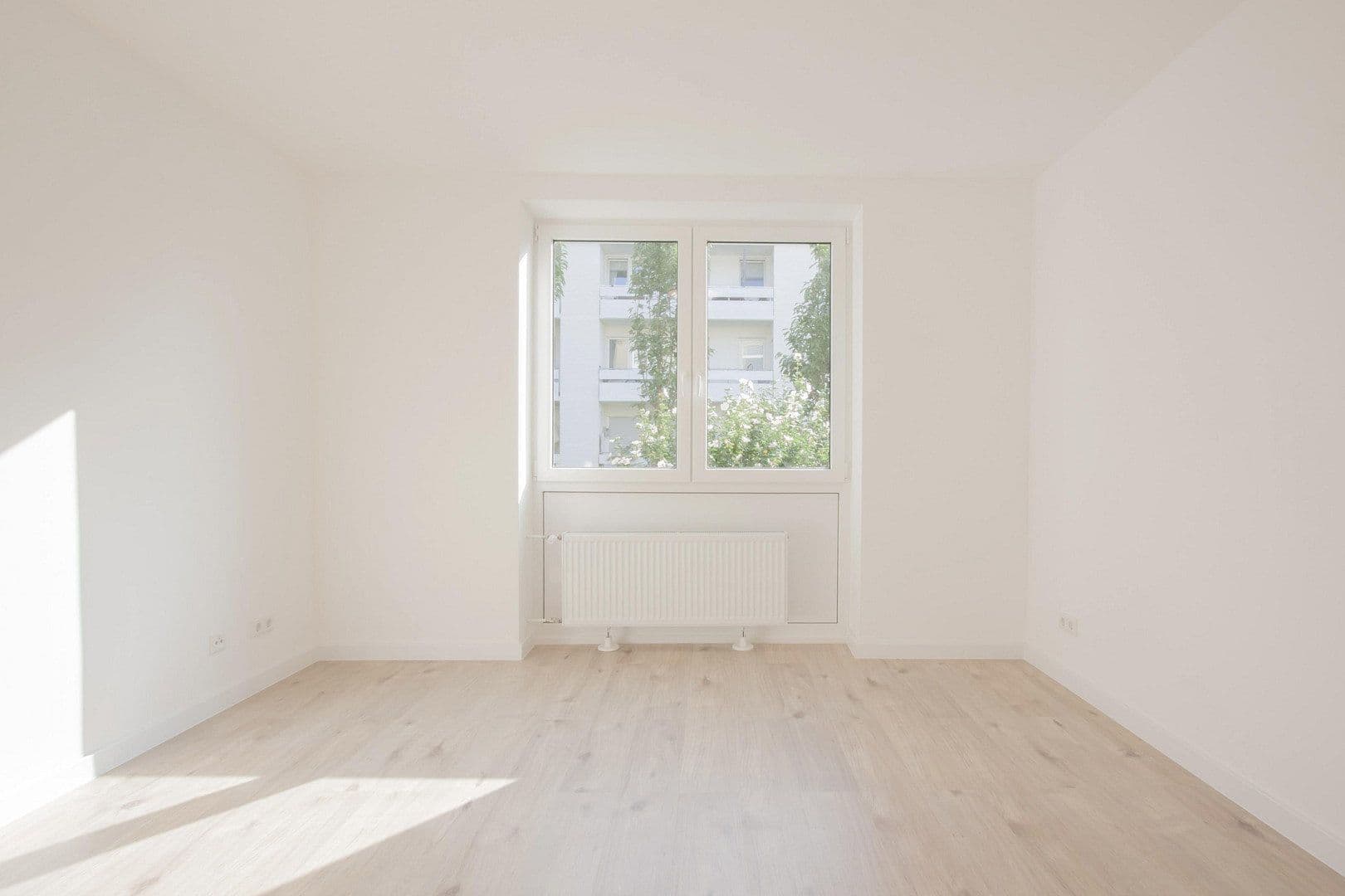 Pronájem bytu 3+1 90 m², Arnold-Schönberg-Str. 5, Düsseldorf, Severní Porýní-Vestfálsko Pronájem bytu 3+1 90 m², Arnold-Schönberg-Str. 5, Düsseldorf, Severní Porýní-Vestfálsko