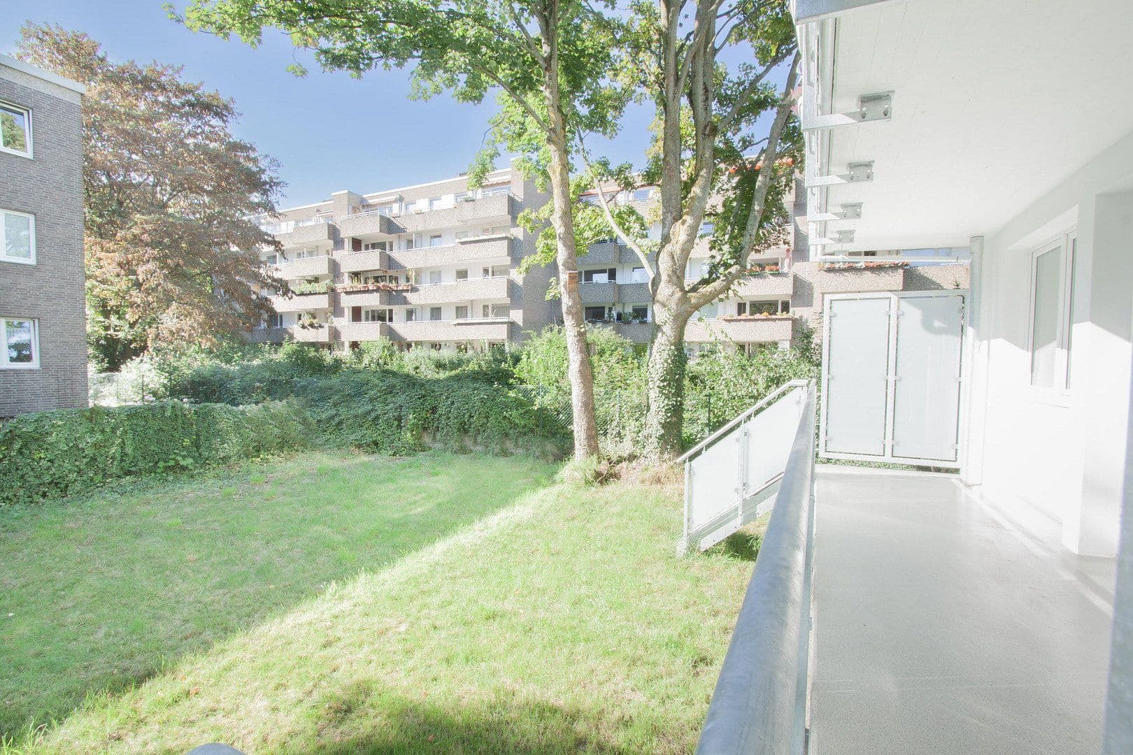 Pronájem bytu 3+1 90 m², Arnold-Schönberg-Str. 5, Düsseldorf, Severní Porýní-Vestfálsko Pronájem bytu 3+1 90 m², Arnold-Schönberg-Str. 5, Düsseldorf, Severní Porýní-Vestfálsko