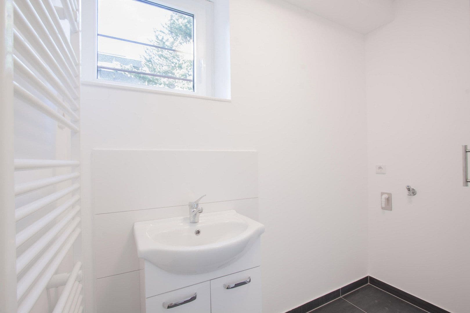 Pronájem bytu 3+1 90 m², Arnold-Schönberg-Str. 5, Düsseldorf, Severní Porýní-Vestfálsko Pronájem bytu 3+1 90 m², Arnold-Schönberg-Str. 5, Düsseldorf, Severní Porýní-Vestfálsko