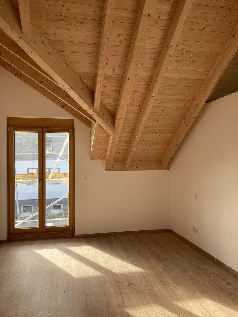 Pronájem domu 177 m², pozemek 548 m², Biberbach, Bavorsko Pronájem domu 177 m², pozemek 548 m², Biberbach, Bavorsko