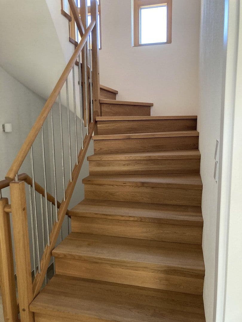 Pronájem domu 177 m², pozemek 548 m², Biberbach, Bavorsko Pronájem domu 177 m², pozemek 548 m², Biberbach, Bavorsko