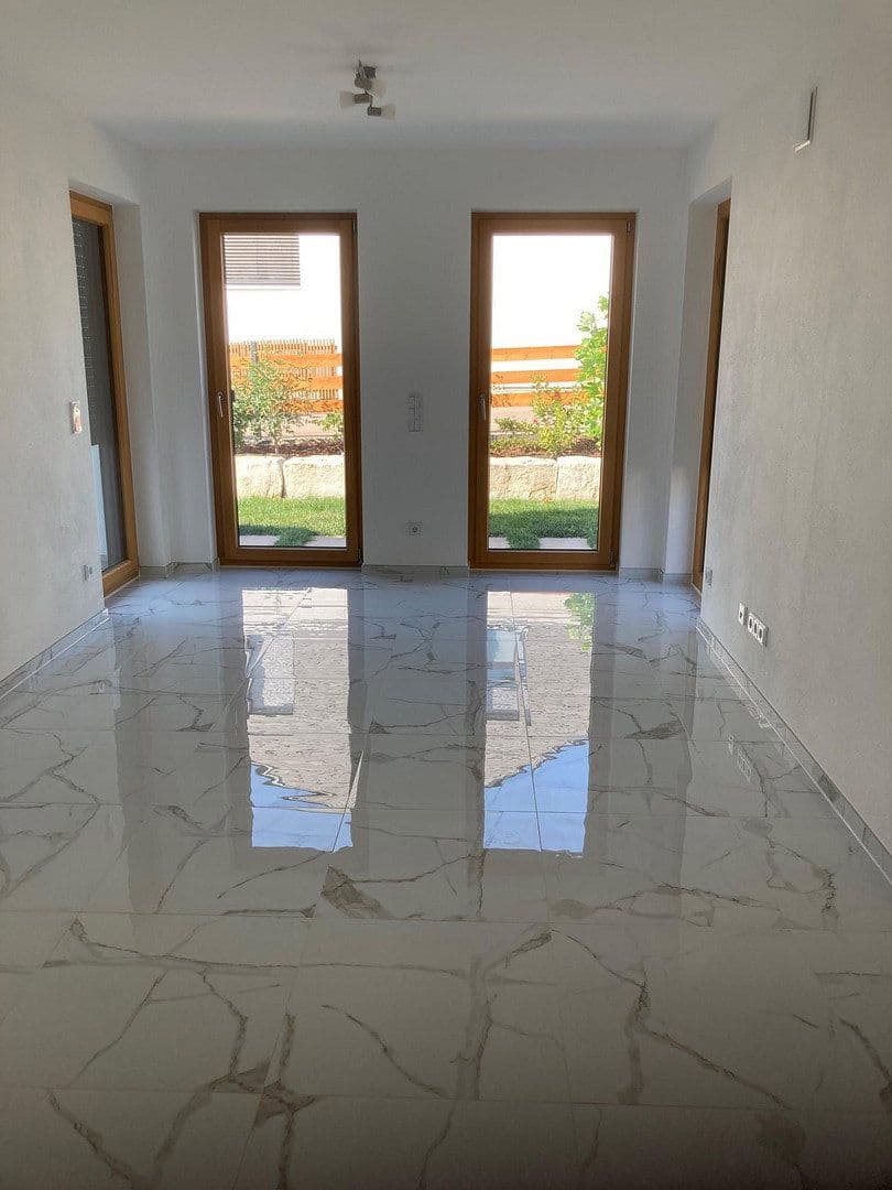 Pronájem domu 177 m², pozemek 548 m², Biberbach, Bavorsko Pronájem domu 177 m², pozemek 548 m², Biberbach, Bavorsko