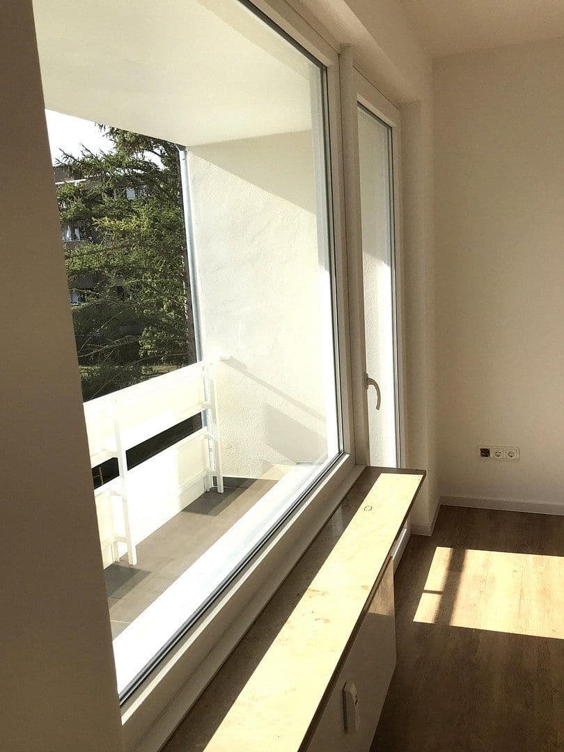Pronájem bytu 2+1 55 m², Düsseldorf, Severní Porýní-Vestfálsko Pronájem bytu 2+1 55 m², Düsseldorf, Severní Porýní-Vestfálsko
