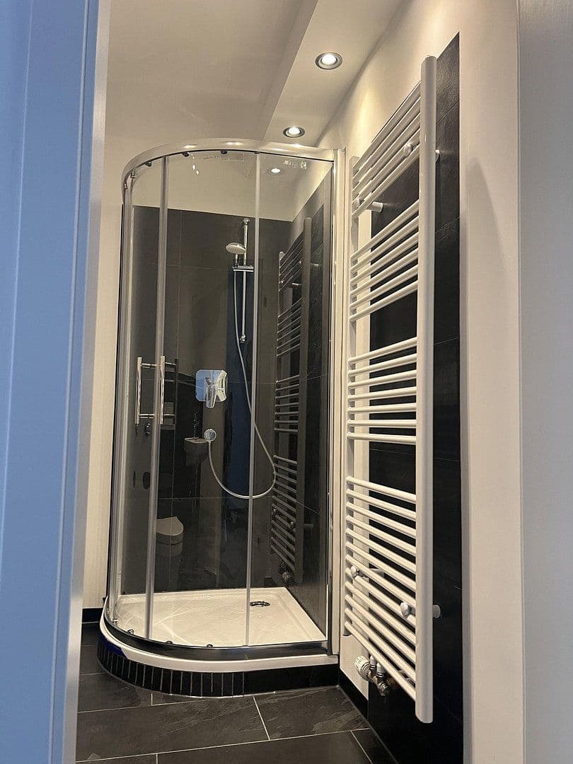 Pronájem bytu 2+1 55 m², Düsseldorf, Severní Porýní-Vestfálsko Pronájem bytu 2+1 55 m², Düsseldorf, Severní Porýní-Vestfálsko