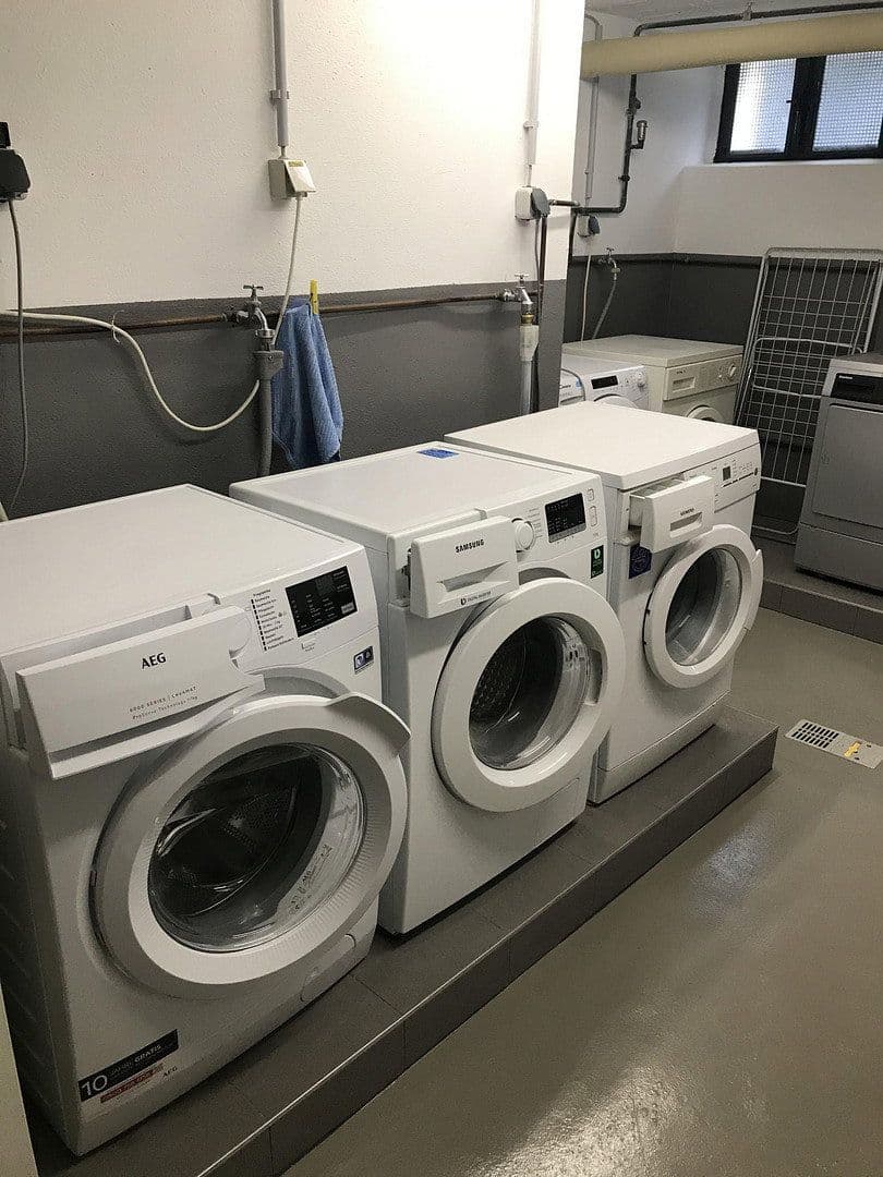 Pronájem bytu 2+1 55 m², Düsseldorf, Severní Porýní-Vestfálsko Pronájem bytu 2+1 55 m², Düsseldorf, Severní Porýní-Vestfálsko