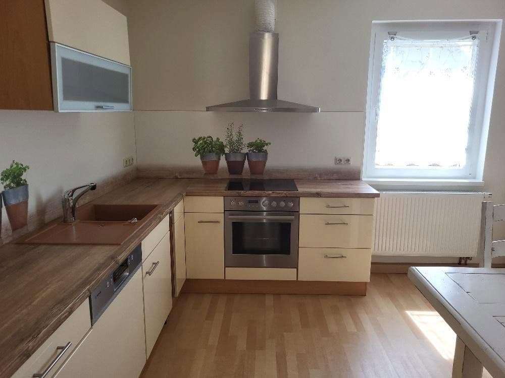 Prodej domu 200 m², pozemek 570 m², Treuen, Sasko Prodej domu 200 m², pozemek 570 m², Treuen, Sasko