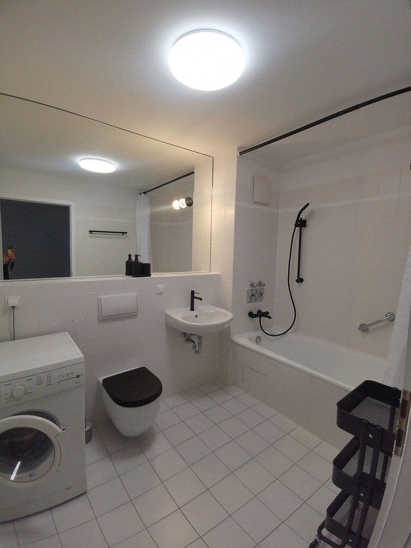 Pronájem bytu 3+1 74 m², Hoffmannstr. 1A, Berlin, Berlín Pronájem bytu 3+1 74 m², Hoffmannstr. 1A, Berlin, Berlín