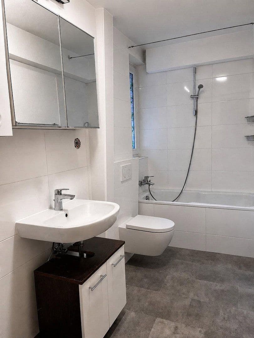 Pronájem bytu 3+1 74 m², Dillmannstr. 12, Stuttgart, Bádensko-Württembersko Pronájem bytu 3+1 74 m², Dillmannstr. 12, Stuttgart, Bádensko-Württembersko