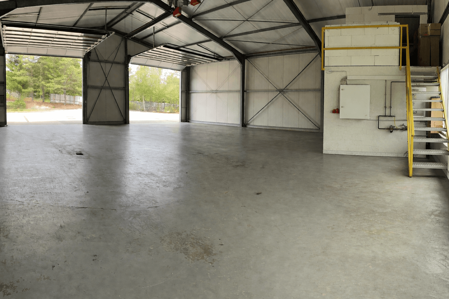 Pronájem nebytového prostoru 1.300 m², Dahn, Porýní-Falc Pronájem nebytového prostoru 1.300 m², Dahn, Porýní-Falc