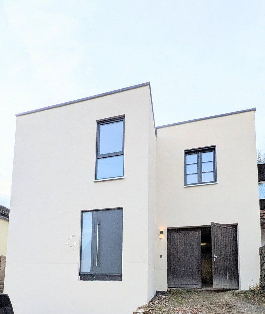 Prodej domu 261 m², pozemek 700 m², Oberfrohnaer Str. 135, Chemnitz, Sasko Prodej domu 261 m², pozemek 700 m², Oberfrohnaer Str. 135, Chemnitz, Sasko