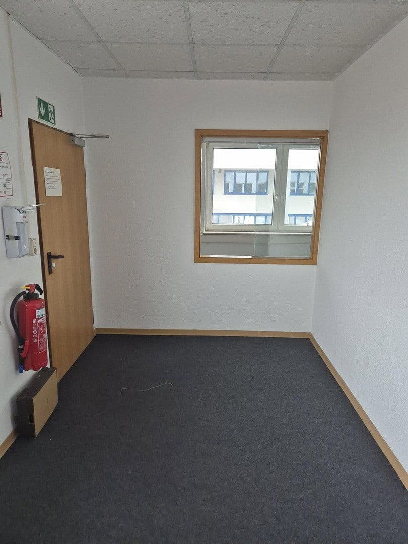 Pronájem kanceláře 187 m², Rudolf Diesel Str. 5, Schwetzingen, Bádensko-Württembersko Pronájem kanceláře 187 m², Rudolf Diesel Str. 5, Schwetzingen, Bádensko-Württembersko