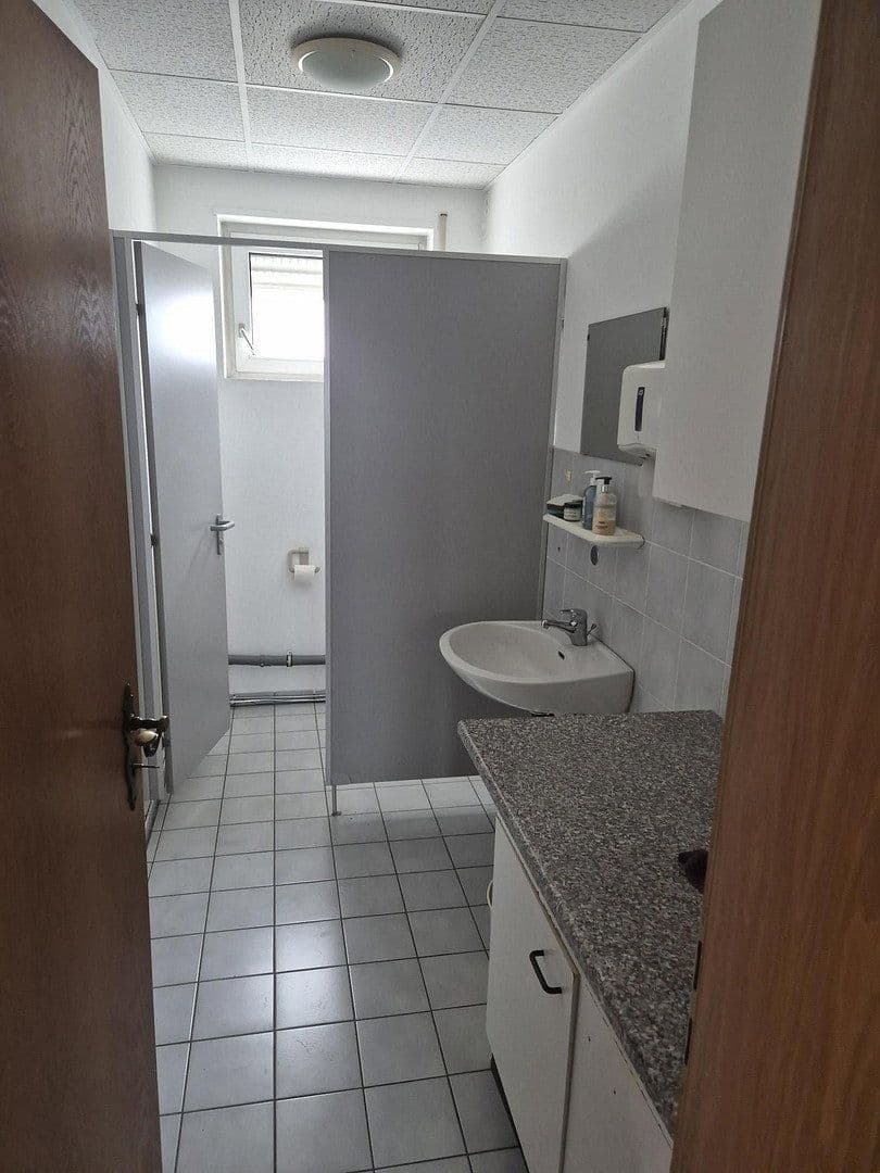Pronájem kanceláře 187 m², Rudolf Diesel Str. 5, Schwetzingen, Bádensko-Württembersko Pronájem kanceláře 187 m², Rudolf Diesel Str. 5, Schwetzingen, Bádensko-Württembersko