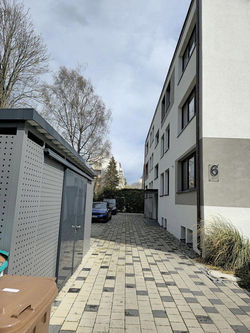 Pronájem bytu 4+1 91 m², Haydnstr. 6, Germering, Bavorsko Pronájem bytu 4+1 91 m², Haydnstr. 6, Germering, Bavorsko