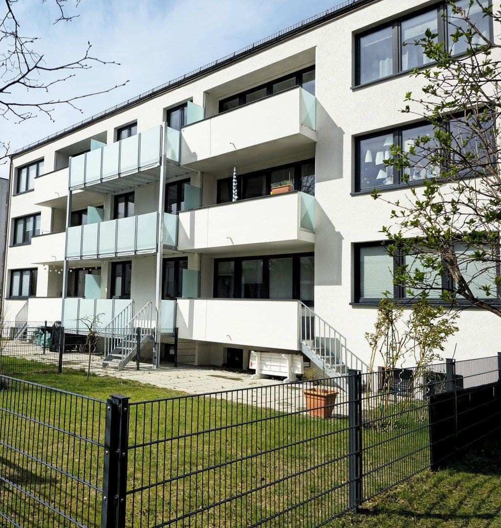 Pronájem bytu 4+1 91 m², Haydnstr. 6, Germering, Bavorsko Pronájem bytu 4+1 91 m², Haydnstr. 6, Germering, Bavorsko