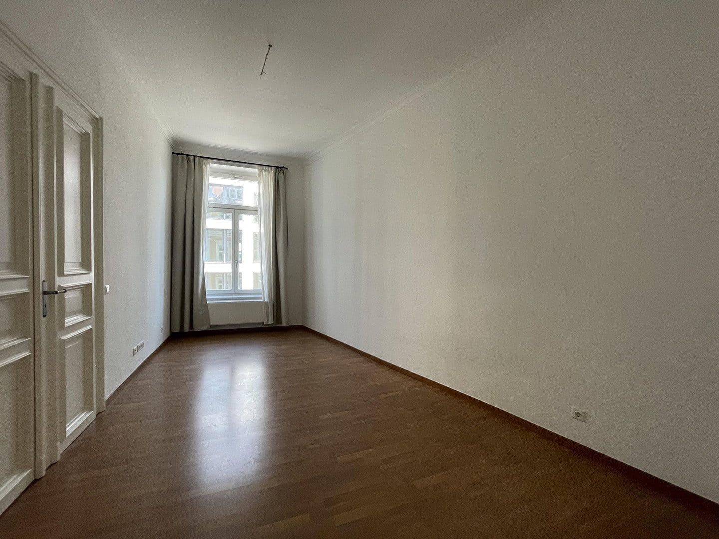 Pronájem bytu 5+1 202 m², Dufourstrasse 4, Leipzig, Sasko Pronájem bytu 5+1 202 m², Dufourstrasse 4, Leipzig, Sasko
