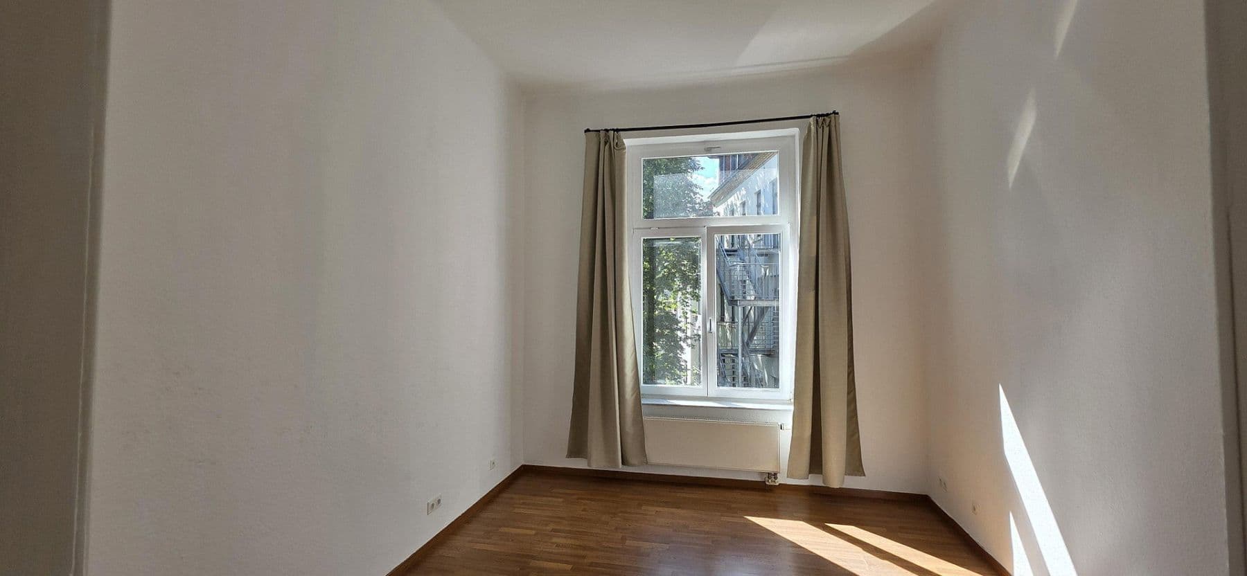 Pronájem bytu 5+1 202 m², Dufourstrasse 4, Leipzig, Sasko Pronájem bytu 5+1 202 m², Dufourstrasse 4, Leipzig, Sasko