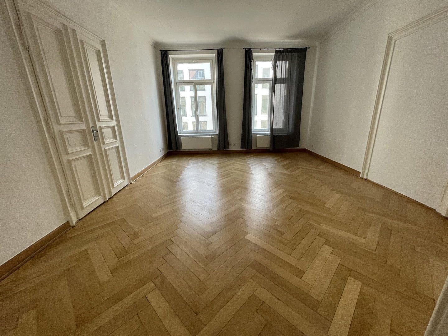 Pronájem bytu 5+1 202 m², Dufourstrasse 4, Leipzig, Sasko Pronájem bytu 5+1 202 m², Dufourstrasse 4, Leipzig, Sasko