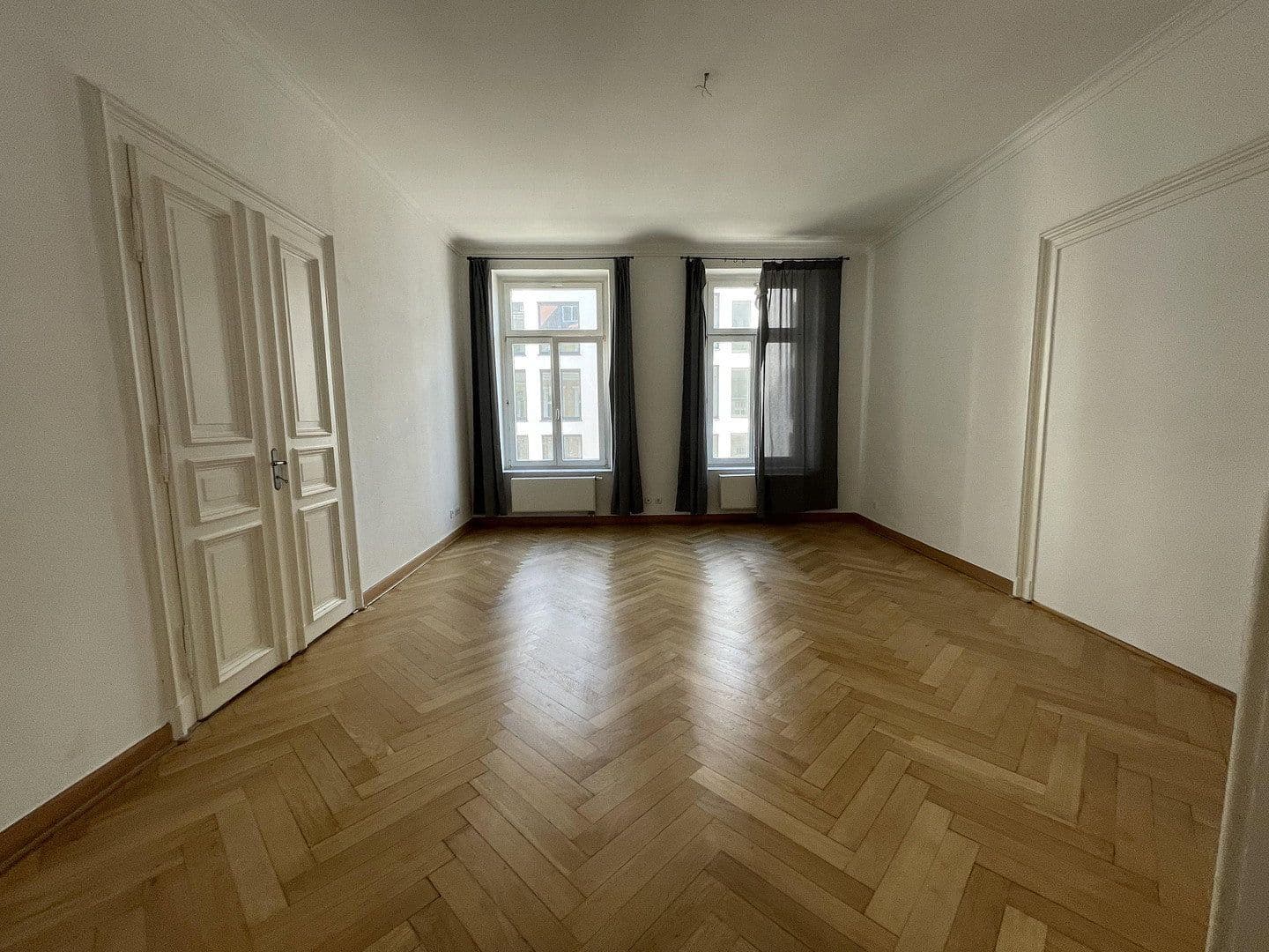 Pronájem bytu 5+1 202 m², Dufourstrasse 4, Leipzig, Sasko Pronájem bytu 5+1 202 m², Dufourstrasse 4, Leipzig, Sasko