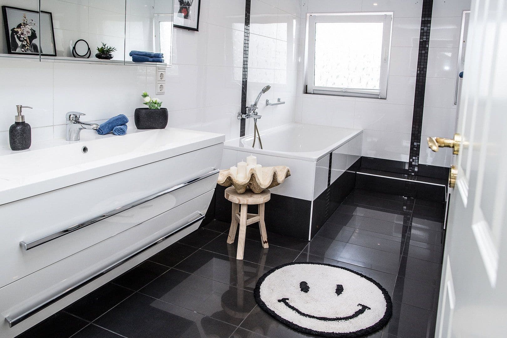 Pronájem bytu 4+1 120 m², Am Rosenberg 18, Vallendar, Porýní-Falc Pronájem bytu 4+1 120 m², Am Rosenberg 18, Vallendar, Porýní-Falc
