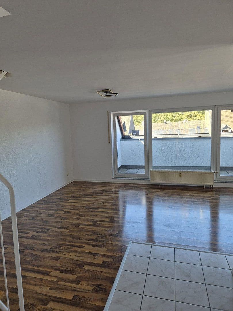 Pronájem bytu 3+1 91 m², Hügelstr. 123, Wuppertal, Severní Porýní-Vestfálsko Pronájem bytu 3+1 91 m², Hügelstr. 123, Wuppertal, Severní Porýní-Vestfálsko